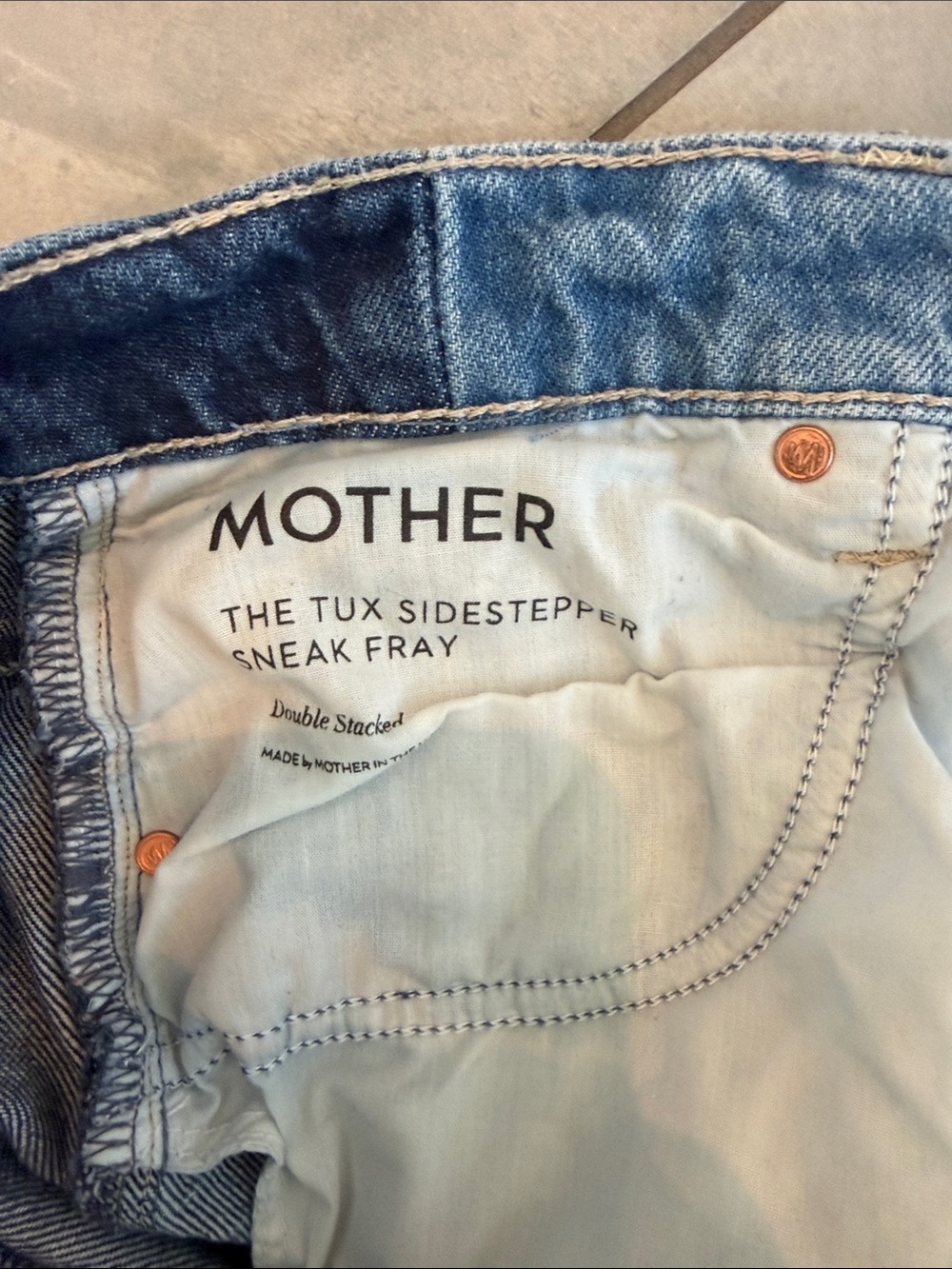 MOTHER Two-Tone Blue Wide-Leg Jeans with Dark Side Panels - Picture 4 of 12